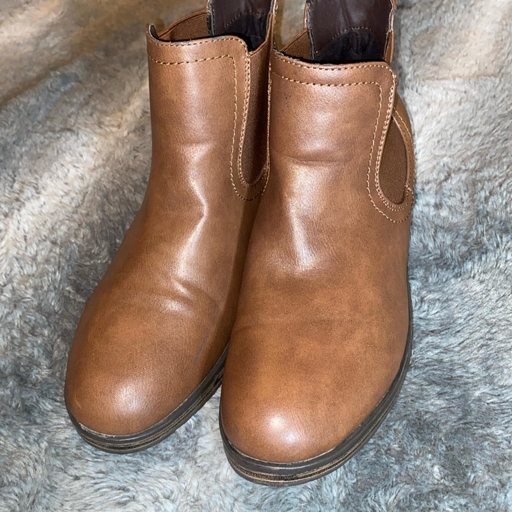 Womans lilleys ankle booties size7